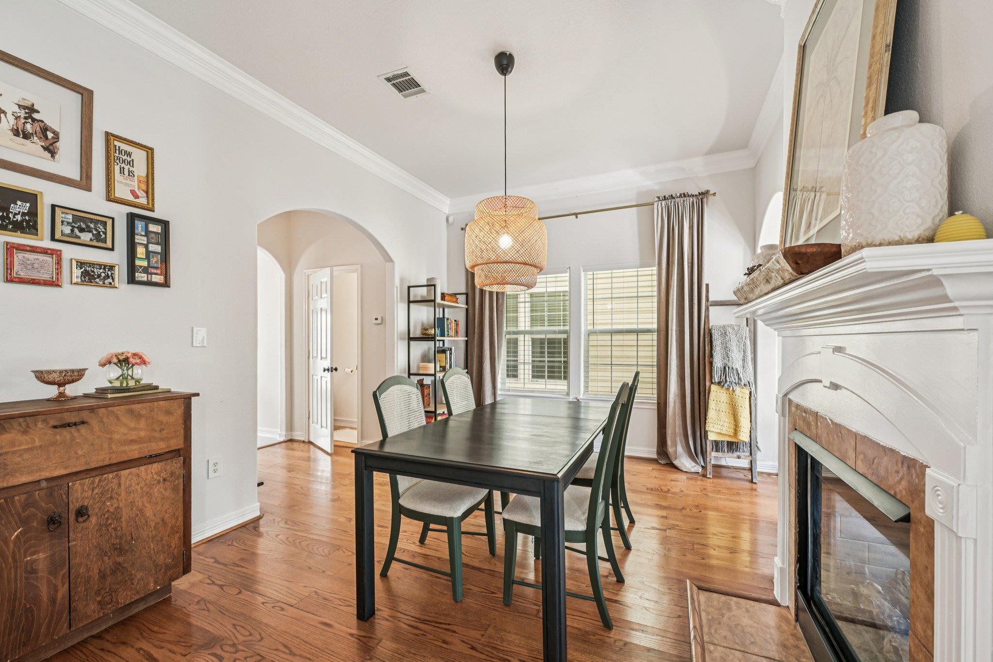 5736 Petty St, Houston, TX 77007