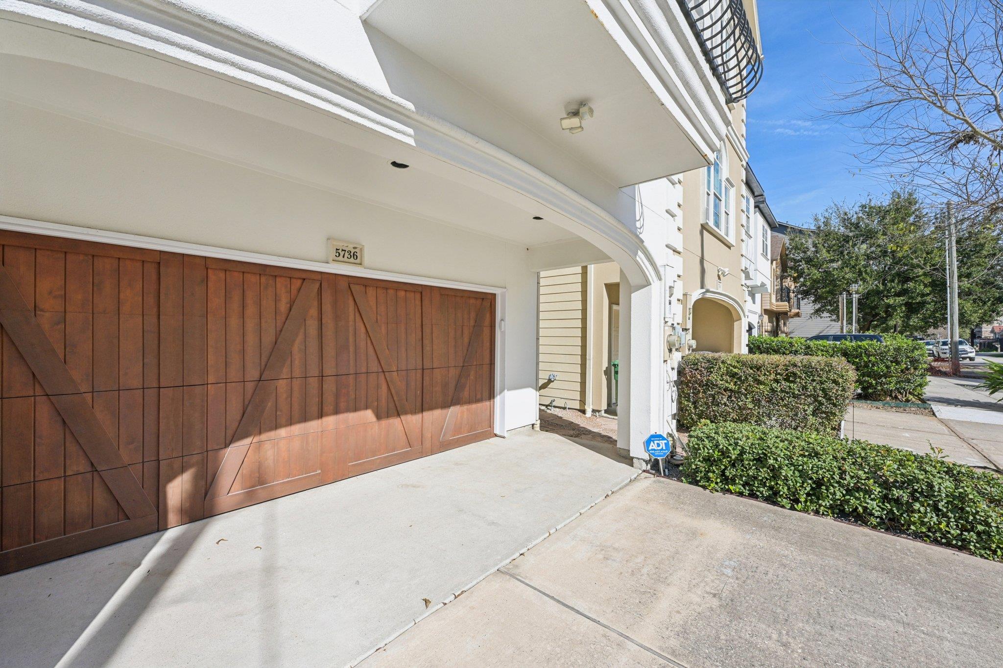 5736 Petty St, Houston, TX 77007