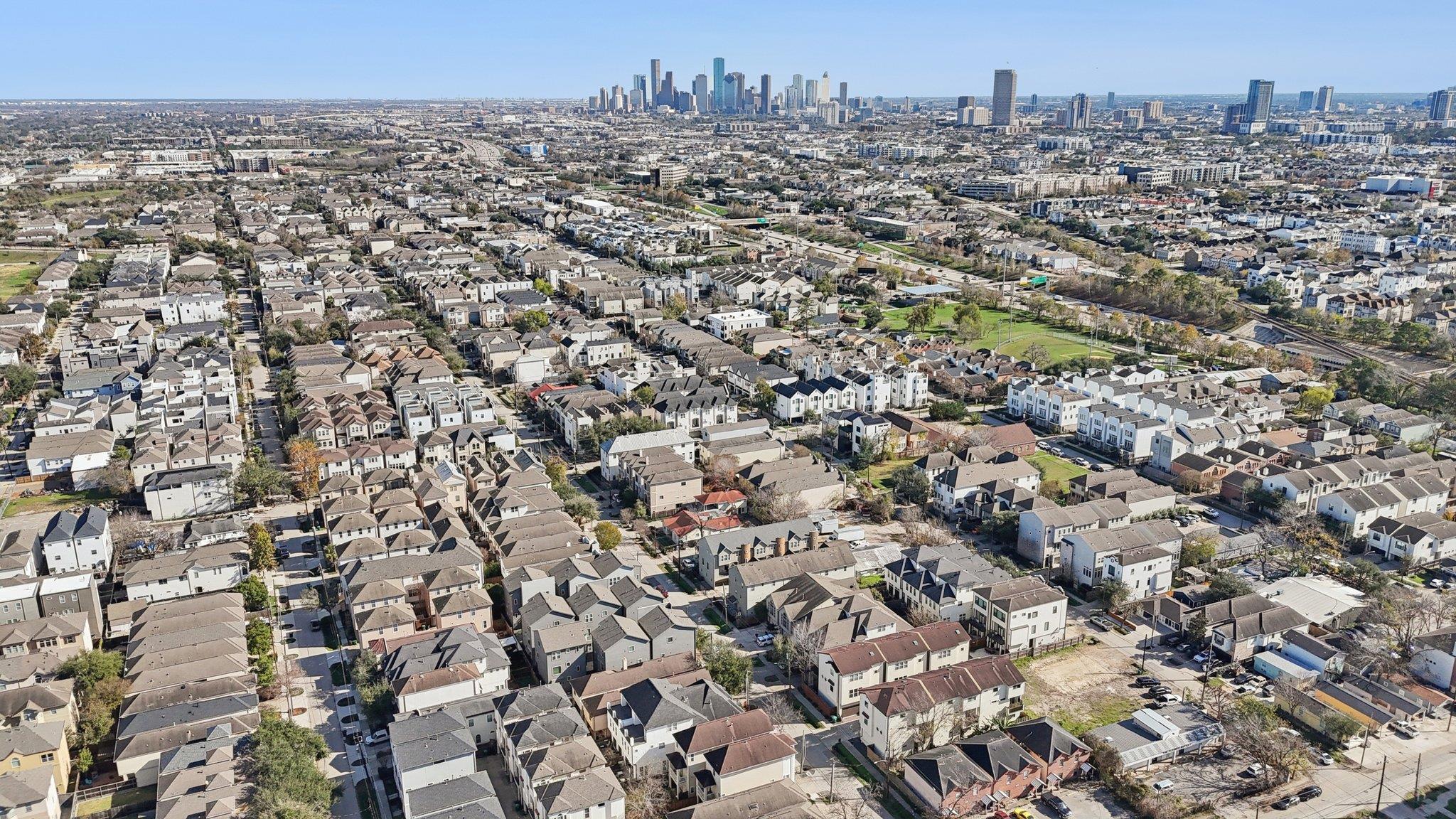 5736 Petty St, Houston, TX 77007