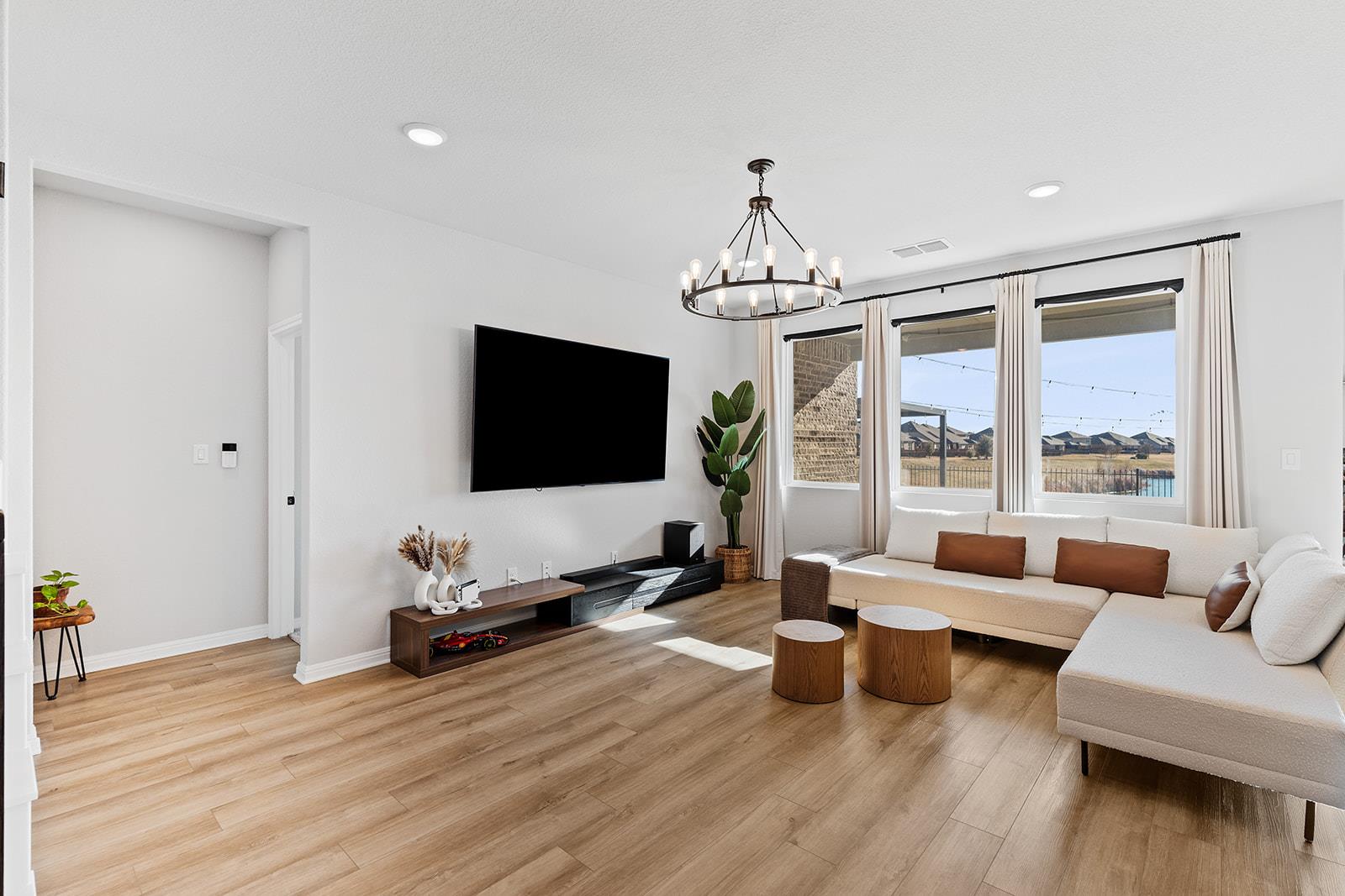 13117 Lapoynor St, Manor, TX 78653