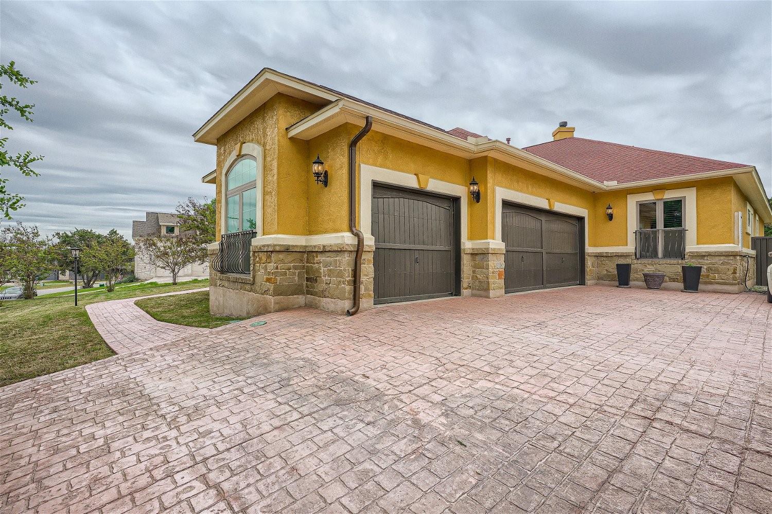 15207 Nightingale Ln, Lakeway, TX 78734