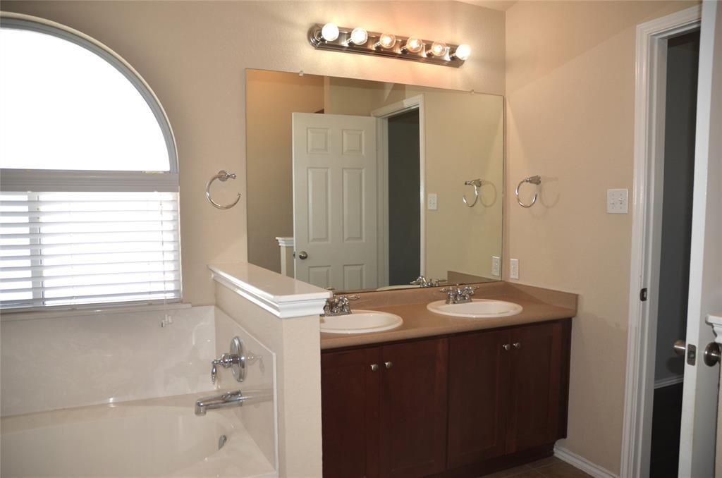 218 Baldwin St, Hutto, TX 78634