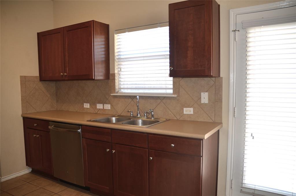 218 Baldwin St, Hutto, TX 78634