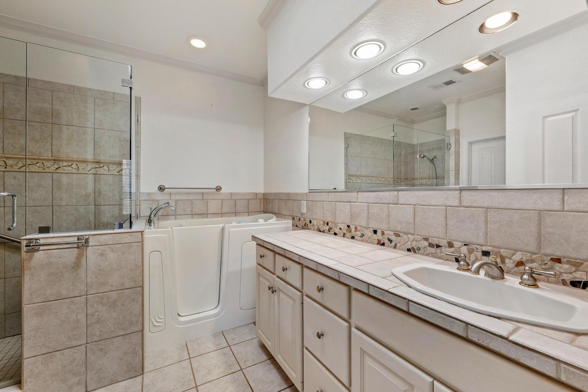 317 Short Circuit, Horseshoe Bay, TX 78657