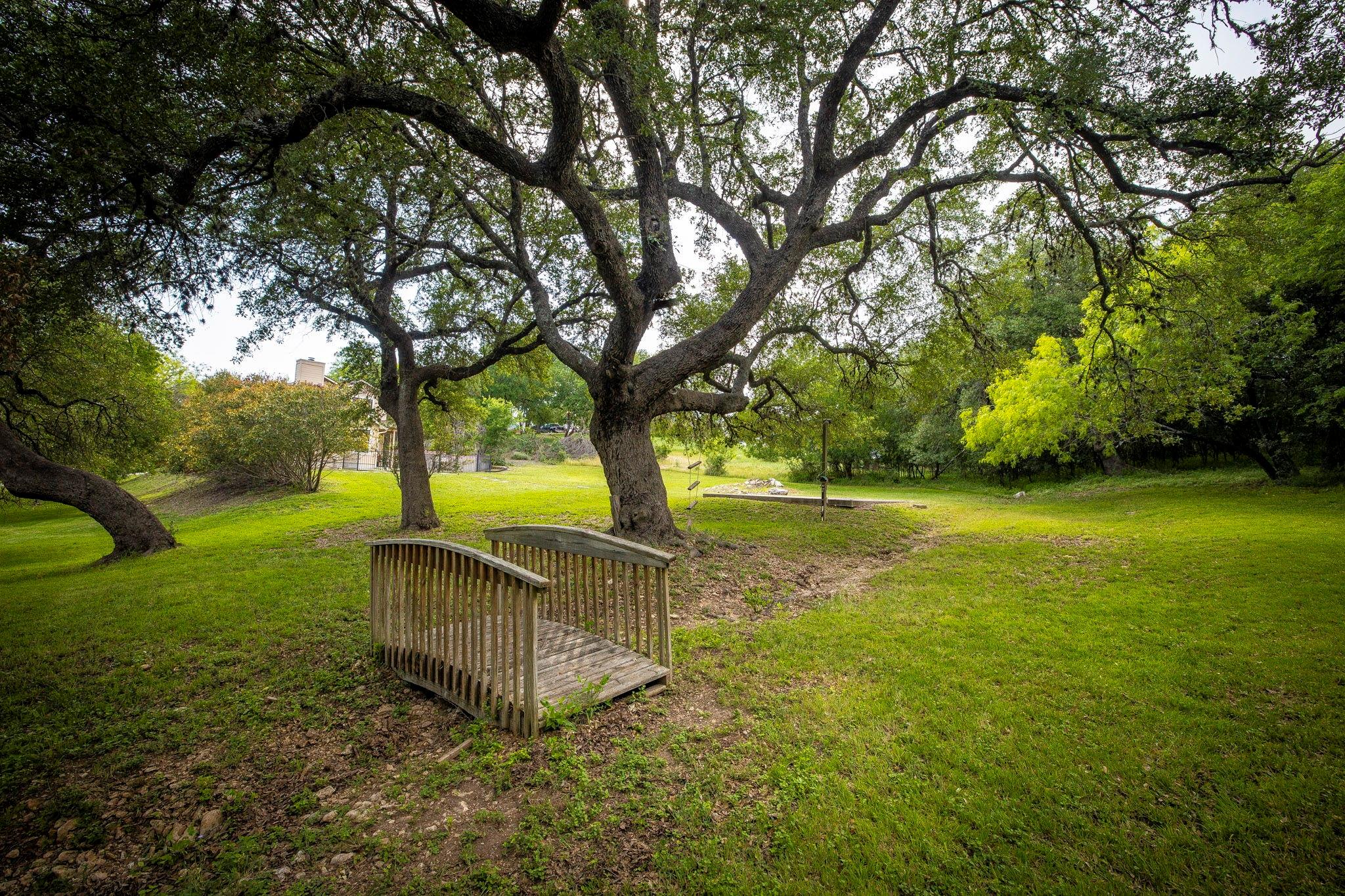 110 Hunter Ridge Rd, San Marcos, TX 78666