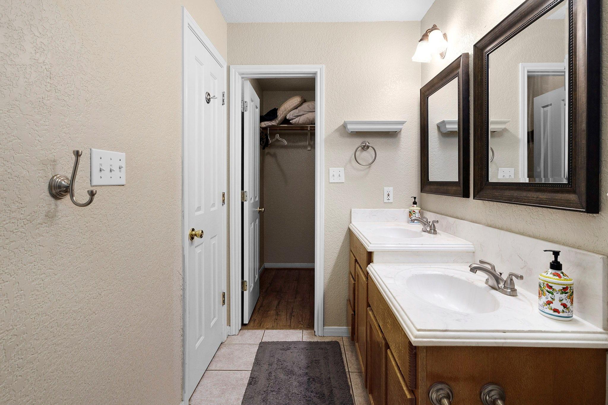 110 Hunter Ridge Rd, San Marcos, TX 78666