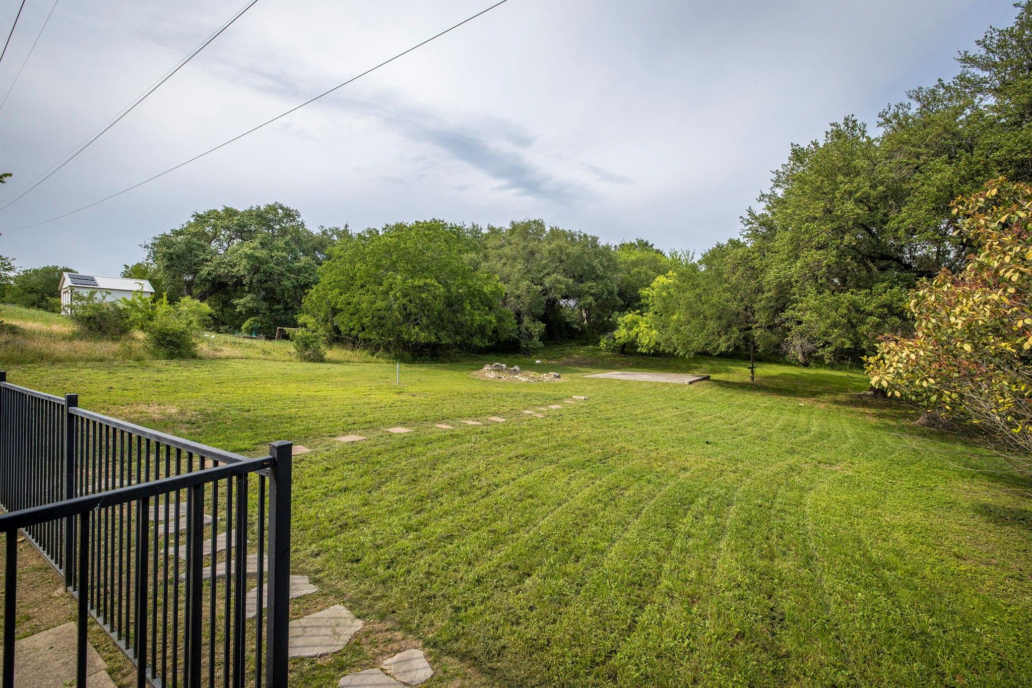 110 Hunter Ridge Rd, San Marcos, TX 78666