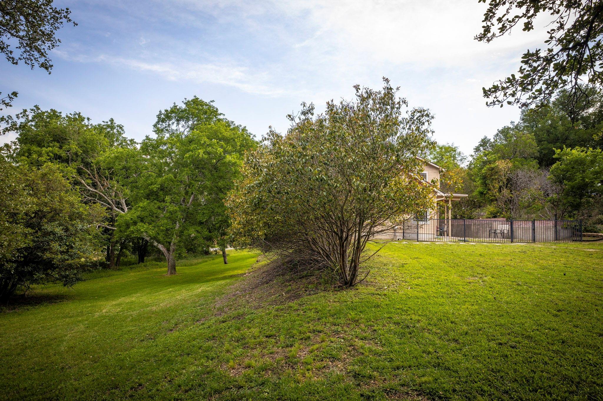 110 Hunter Ridge Rd, San Marcos, TX 78666