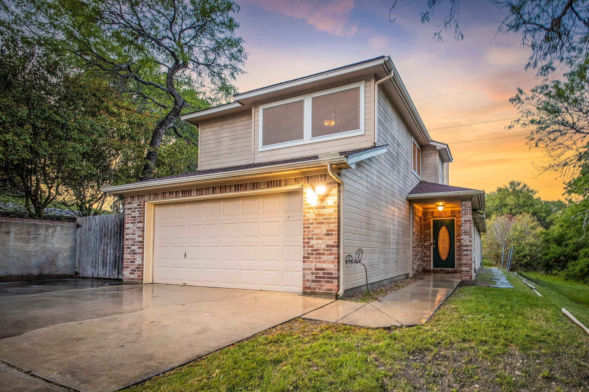 110 Hunter Ridge Rd, San Marcos, TX 78666
