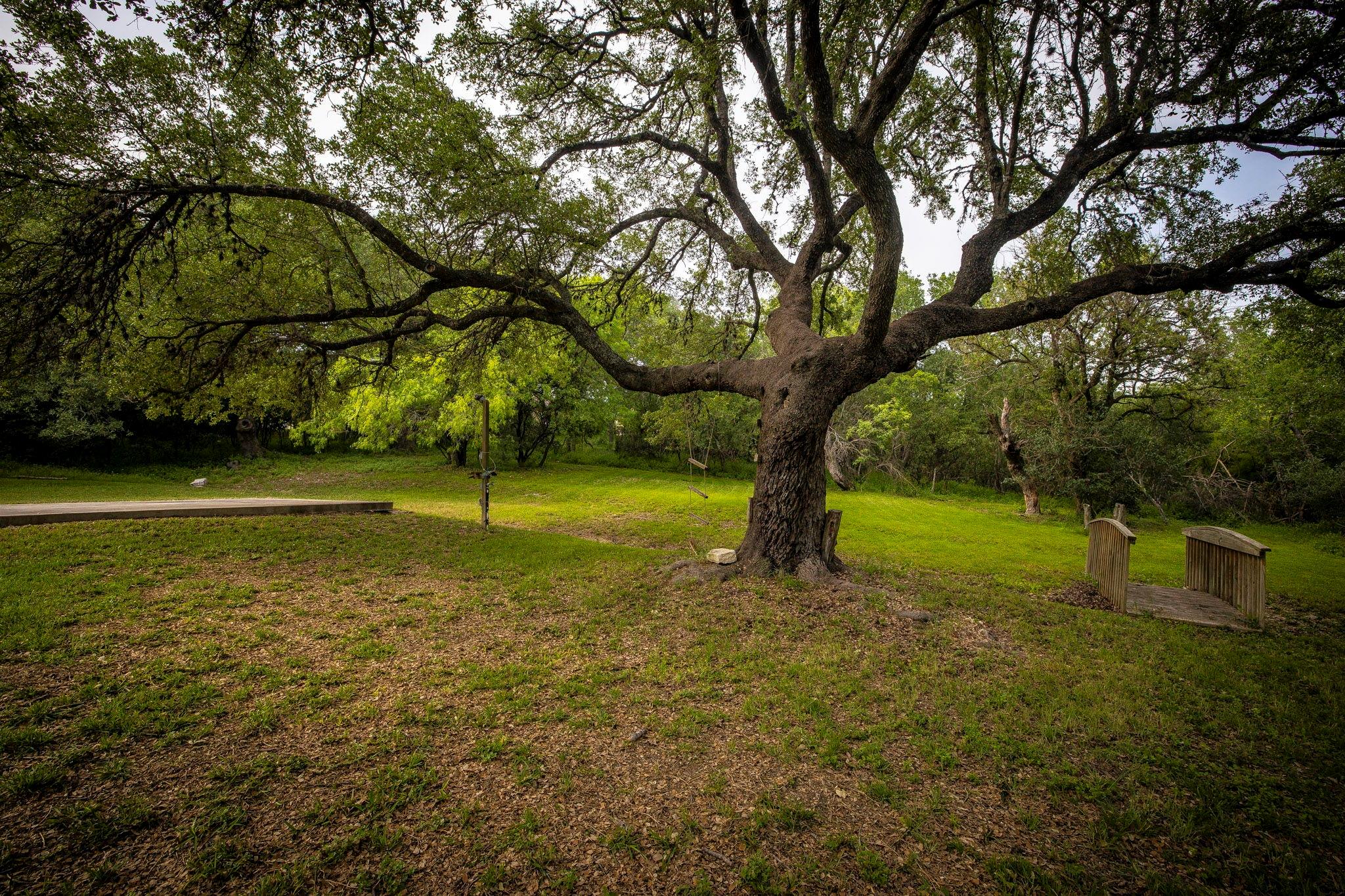 110 Hunter Ridge Rd, San Marcos, TX 78666