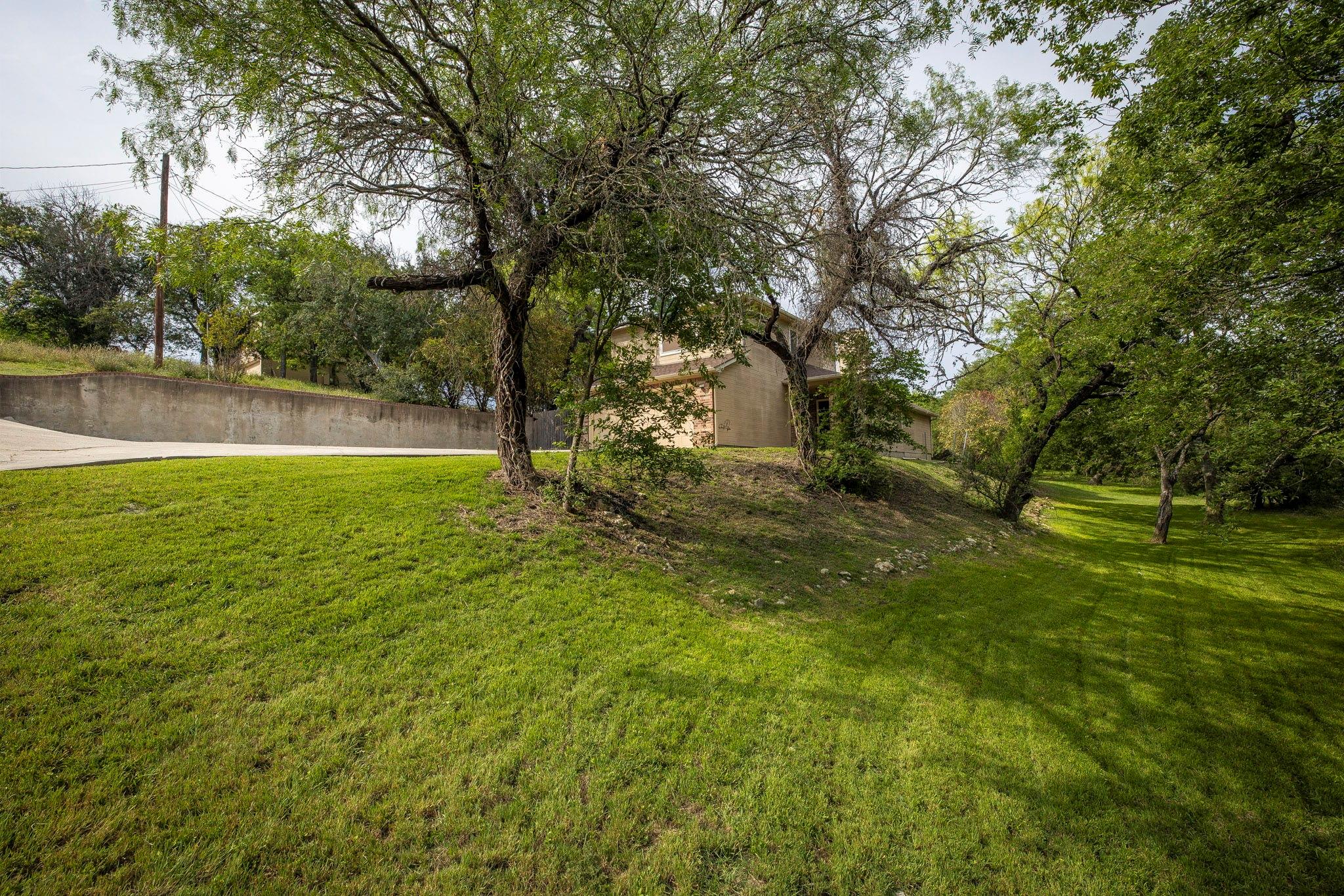 110 Hunter Ridge Rd, San Marcos, TX 78666