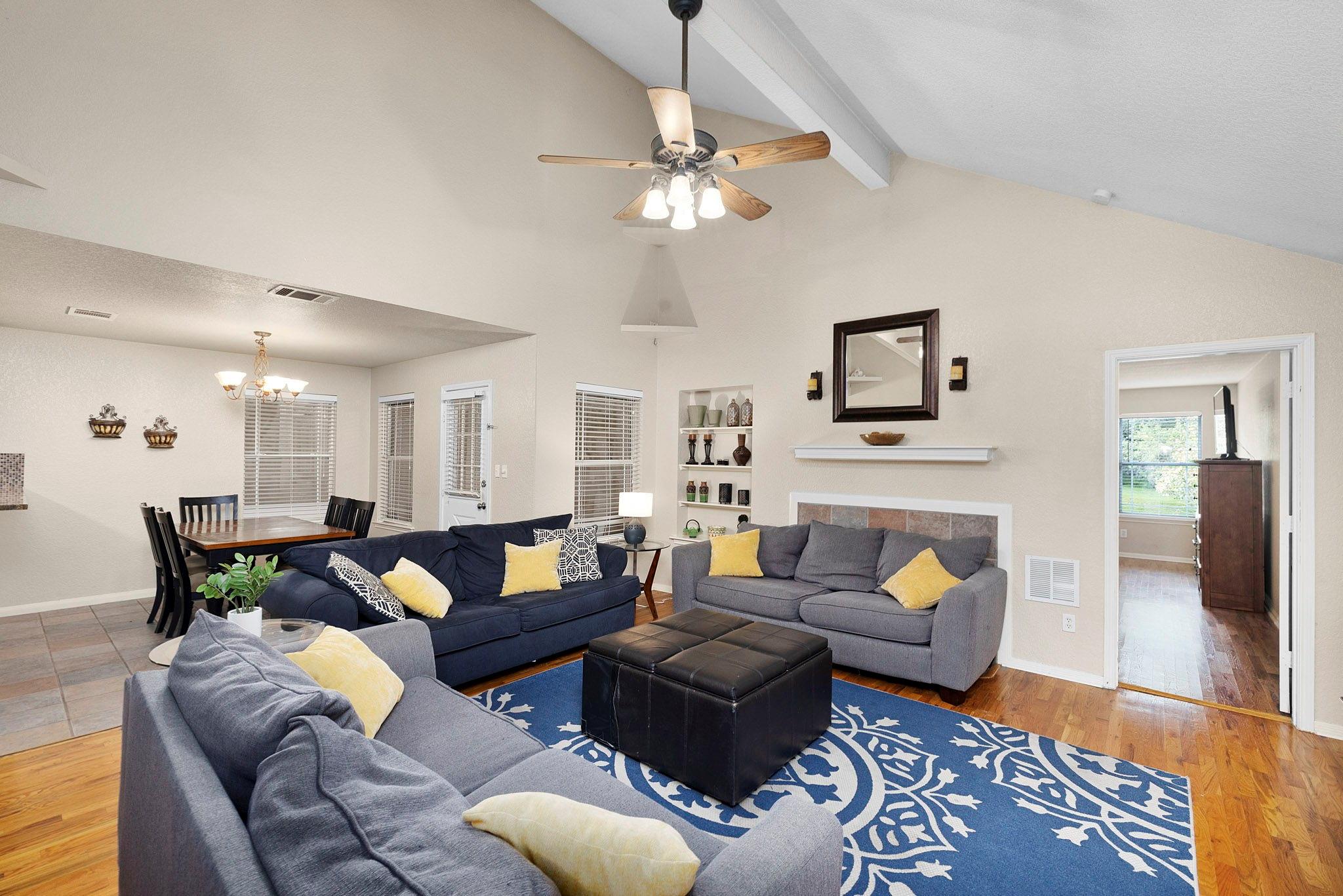 110 Hunter Ridge Rd, San Marcos, TX 78666