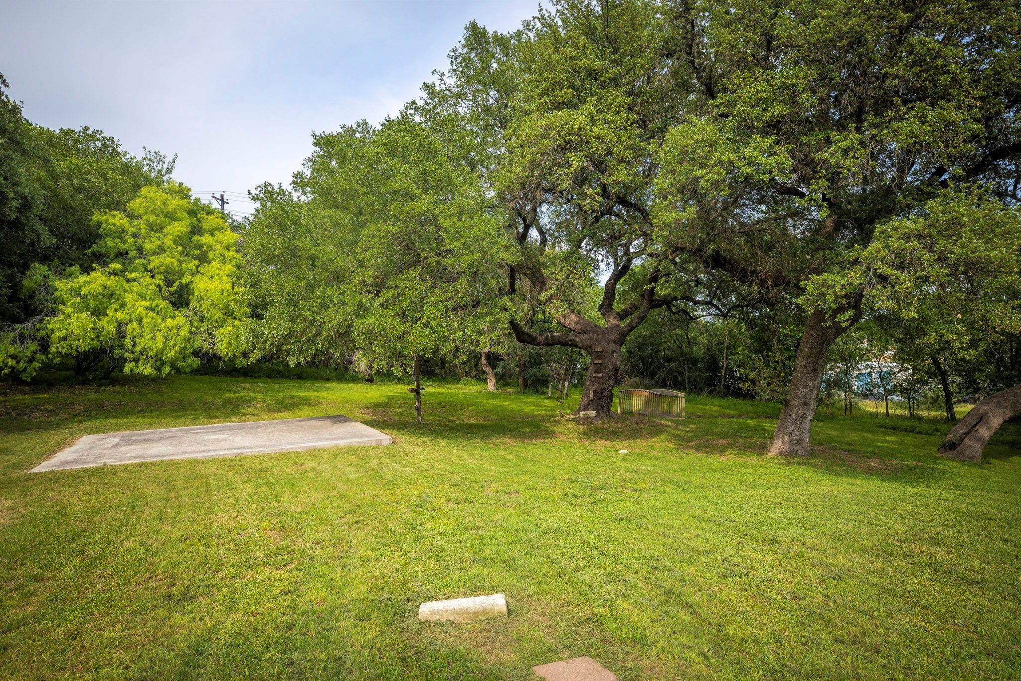 110 Hunter Ridge Rd, San Marcos, TX 78666