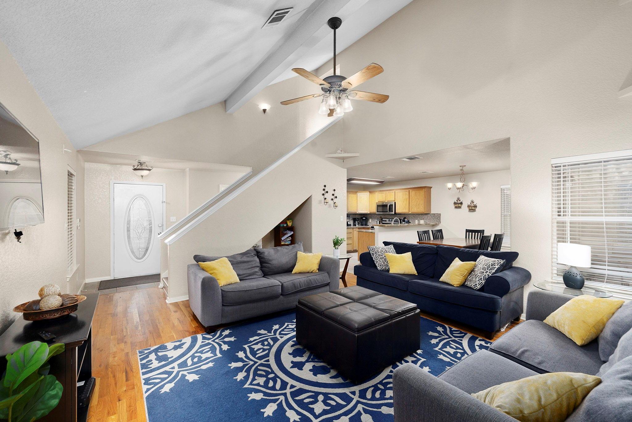 110 Hunter Ridge Rd, San Marcos, TX 78666