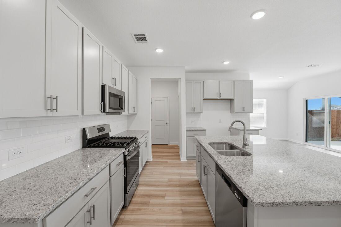 100 Childress St, Hutto, TX 78634