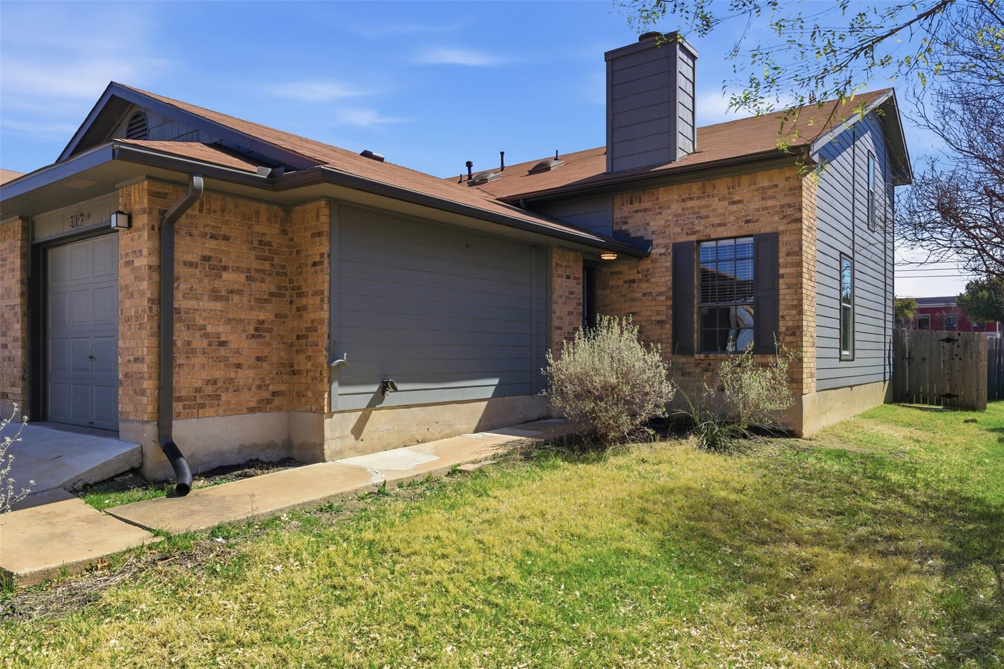 317/319 Rawhide Loop, Round Rock, TX 78681