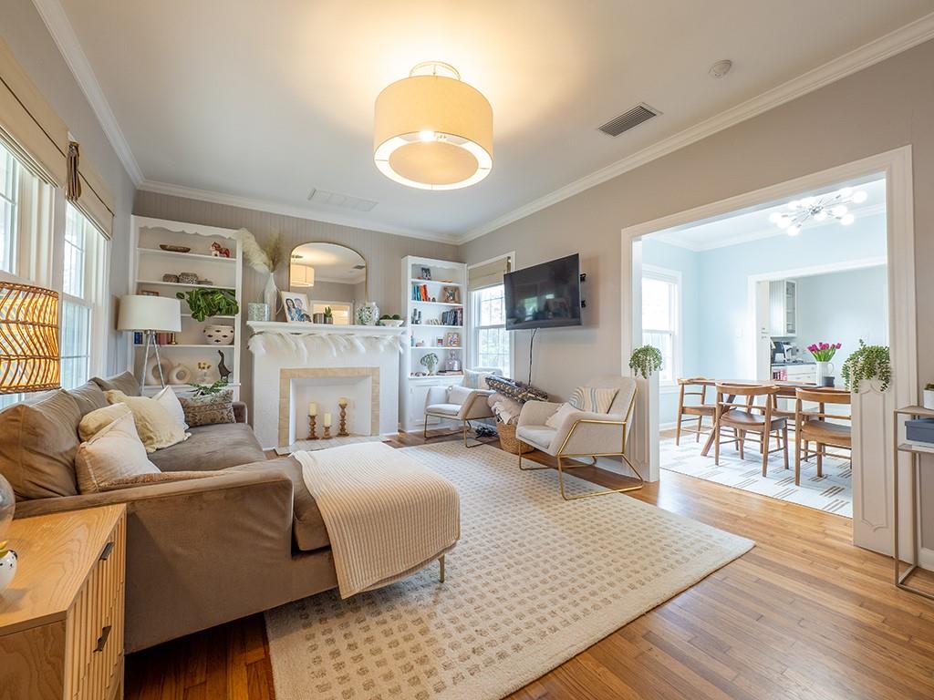 1026 E 44th St, Austin, TX 78751