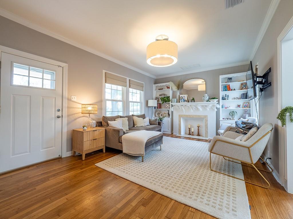 1026 E 44th St, Austin, TX 78751