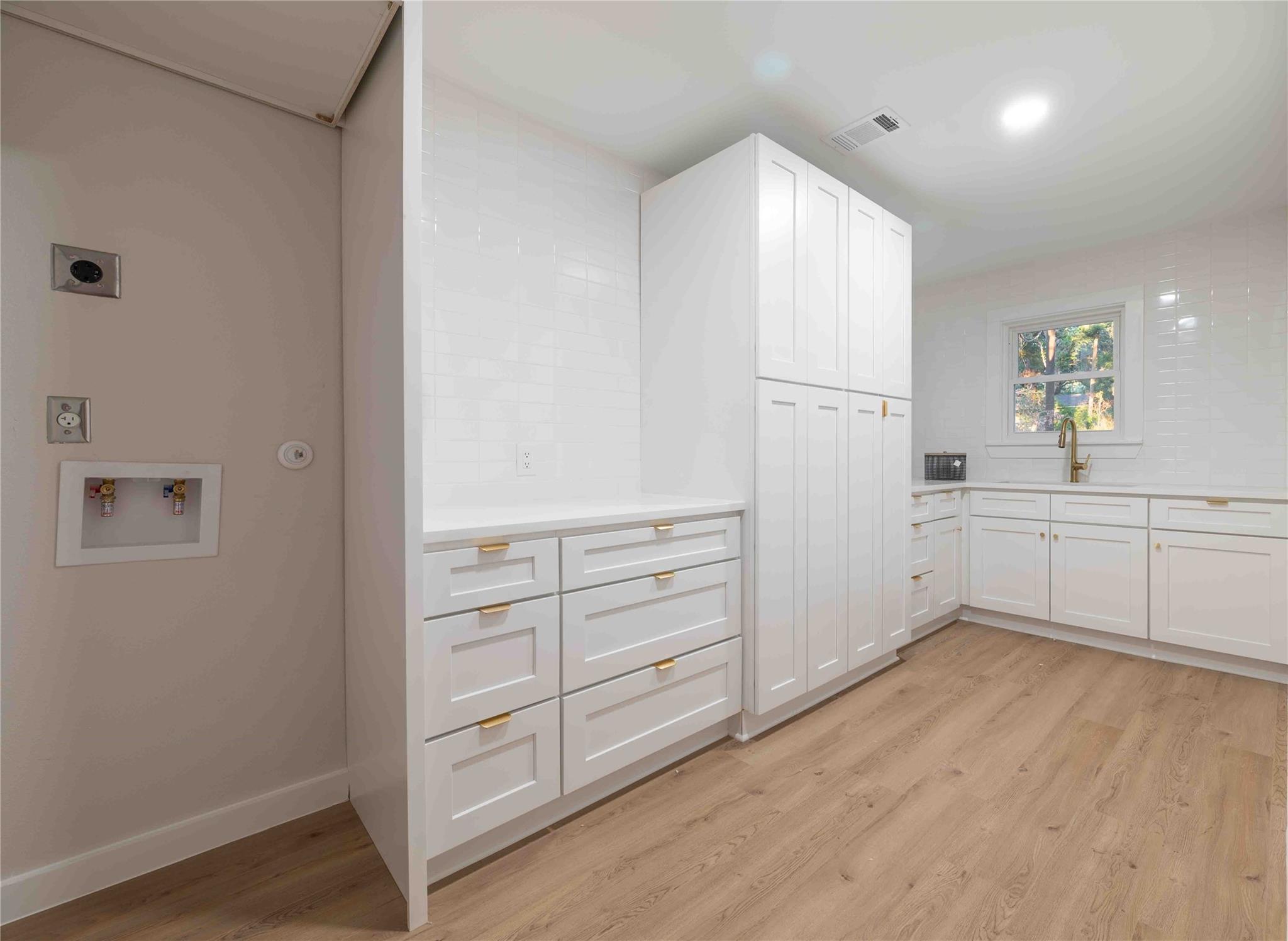 5107 Woodgreen Cv NW, Austin, TX 78745