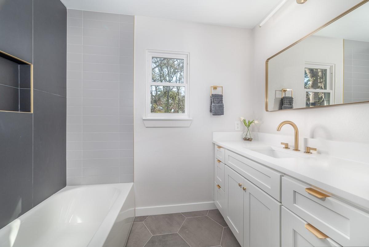 5107 Woodgreen Cv NW, Austin, TX 78745