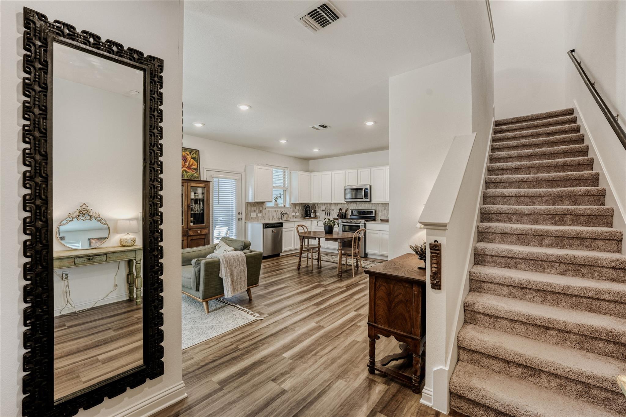 8007 Mellencamp Dr, Austin, TX 78744