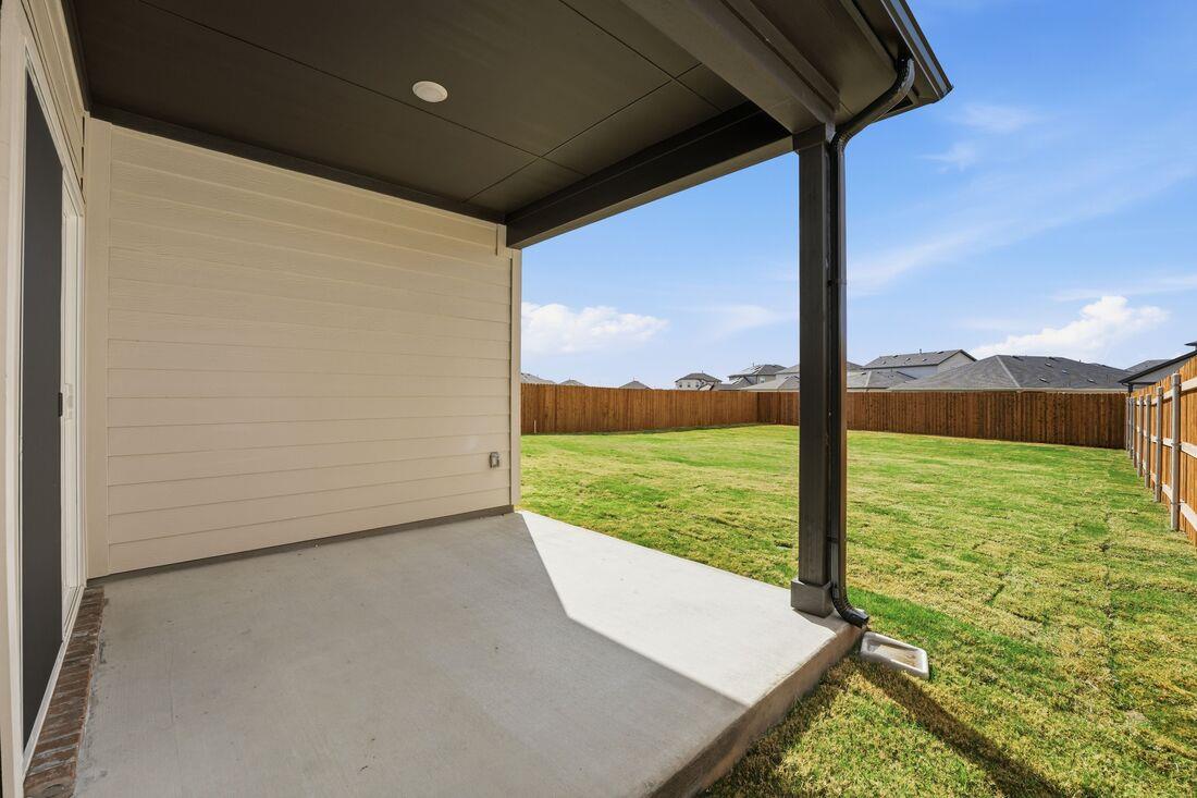 104 Childress St, Hutto, TX 78634