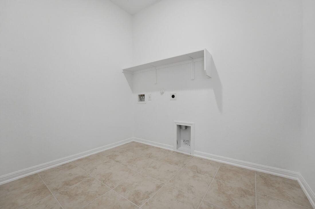 104 Childress St, Hutto, TX 78634