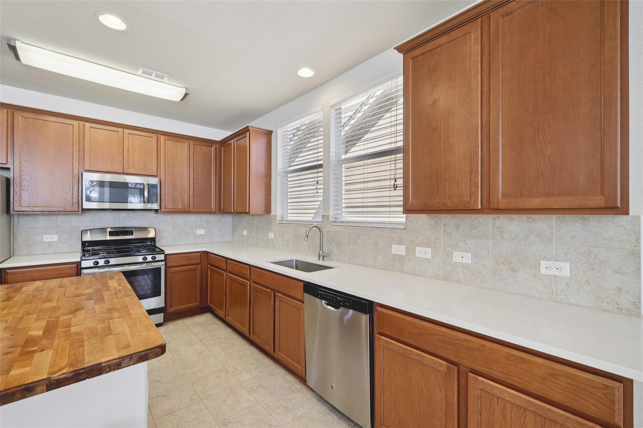 5152 Hellman, Kyle, TX 78640