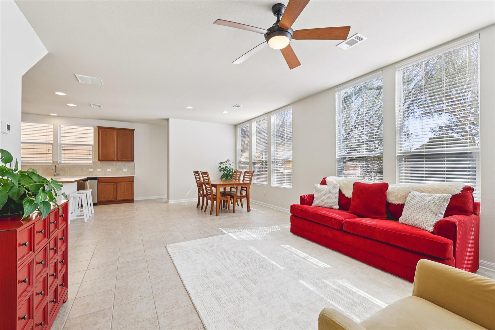 5152 Hellman, Kyle, TX 78640