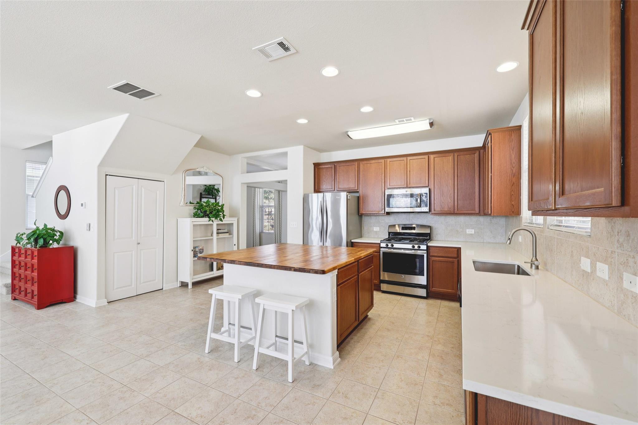 5152 Hellman, Kyle, TX 78640