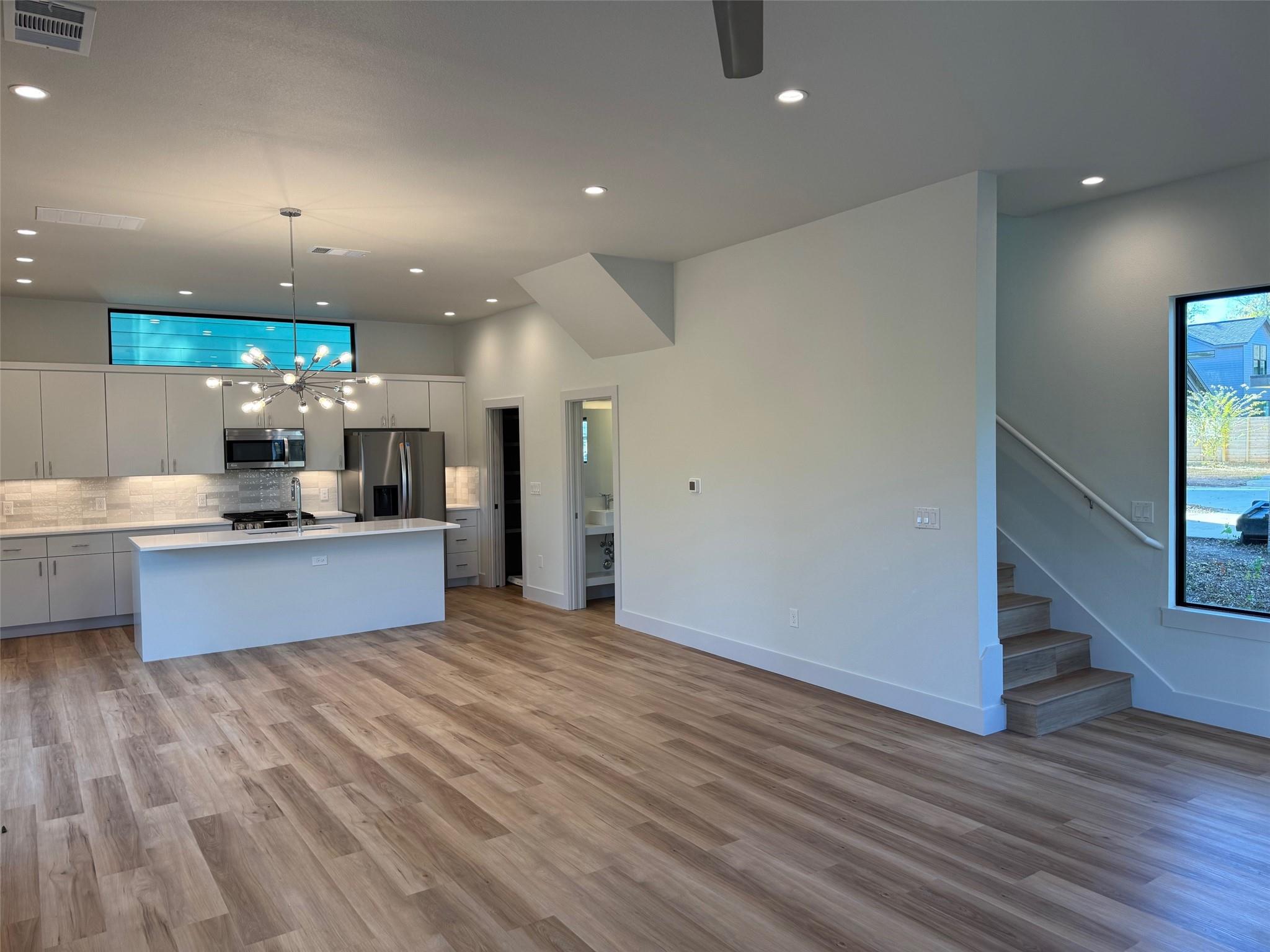 1131 Walton Ln # 3, Austin, TX 78721