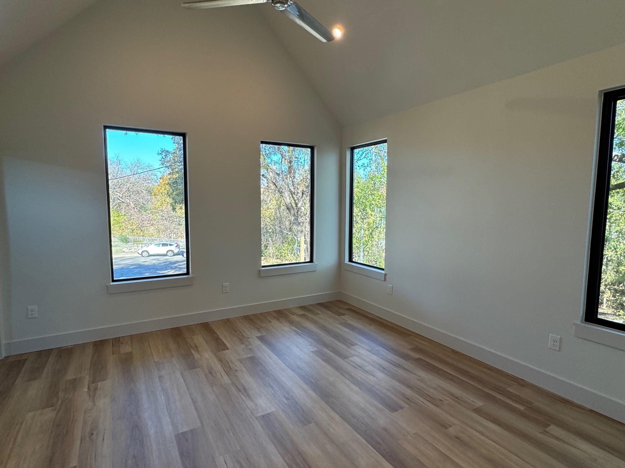 1131 Walton Ln # 3, Austin, TX 78721