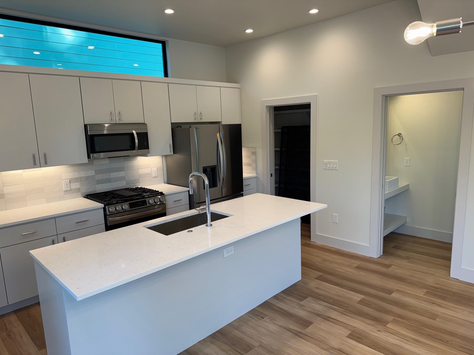 1131 Walton Ln # 3, Austin, TX 78721