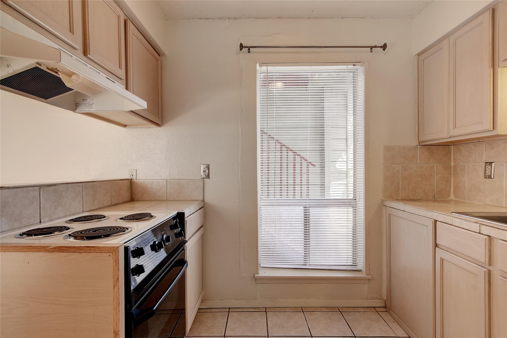 105 E 38th St # 303, Austin, TX 78705