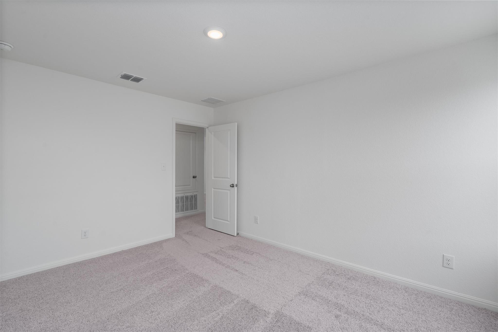 109 Blackbear Dr, Hutto, TX 78634