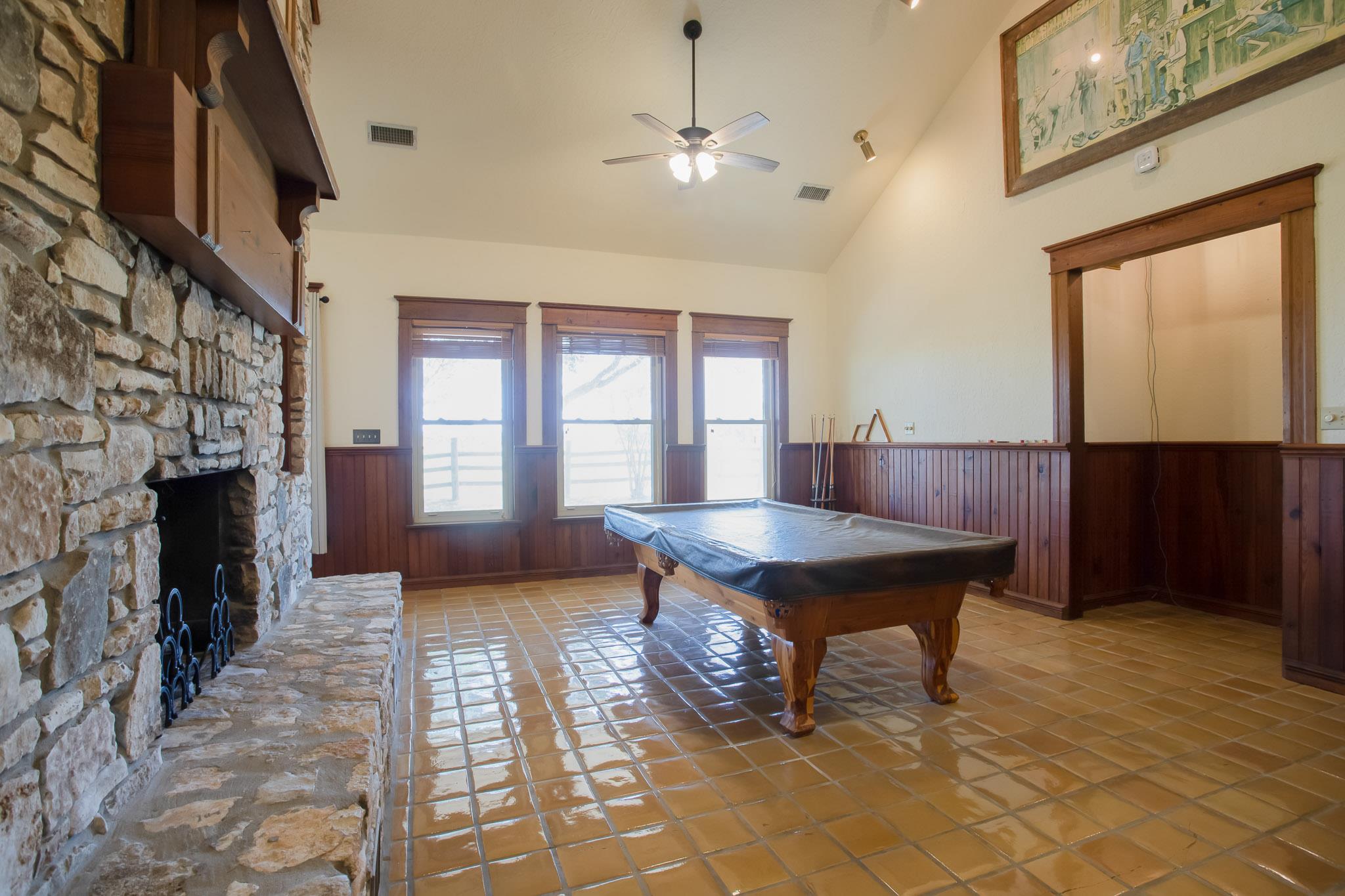 4692 SE River Rd, Martindale, TX 78655