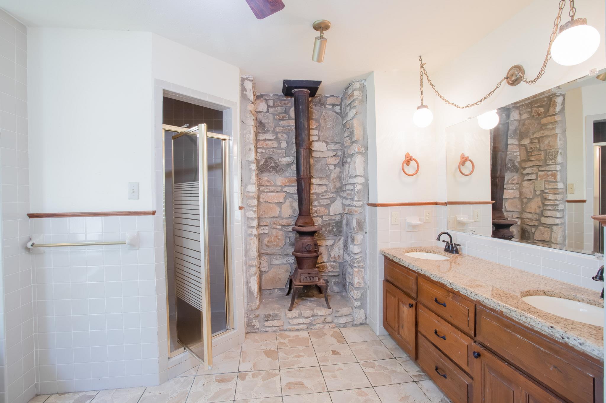 4692 SE River Rd, Martindale, TX 78655