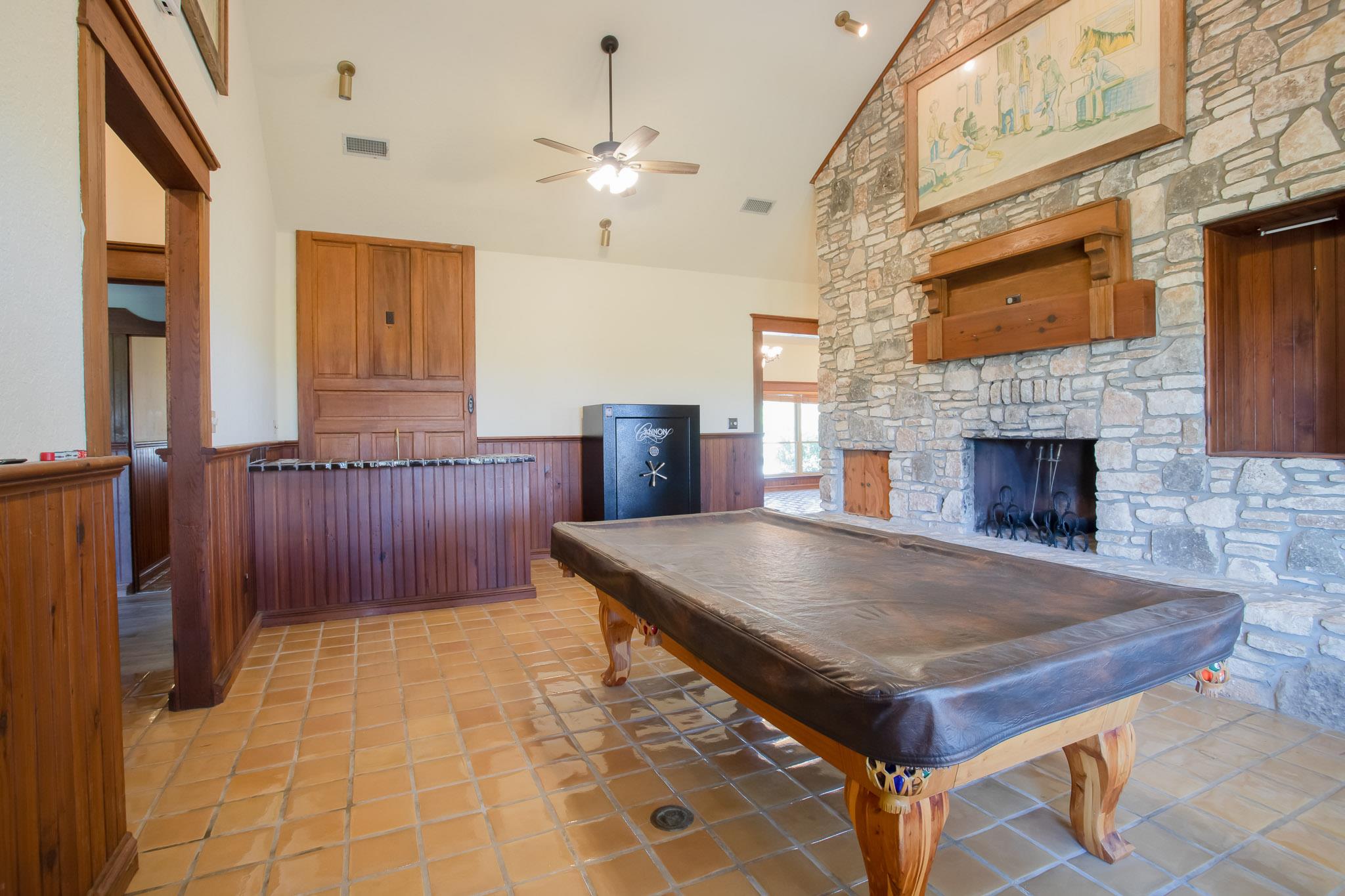 4692 SE River Rd, Martindale, TX 78655