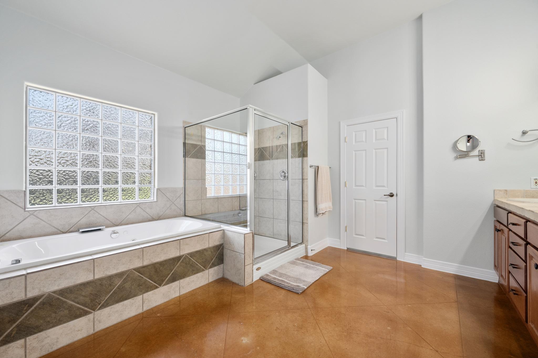 531 Leanna Oak Loop, Manchaca, TX 78652