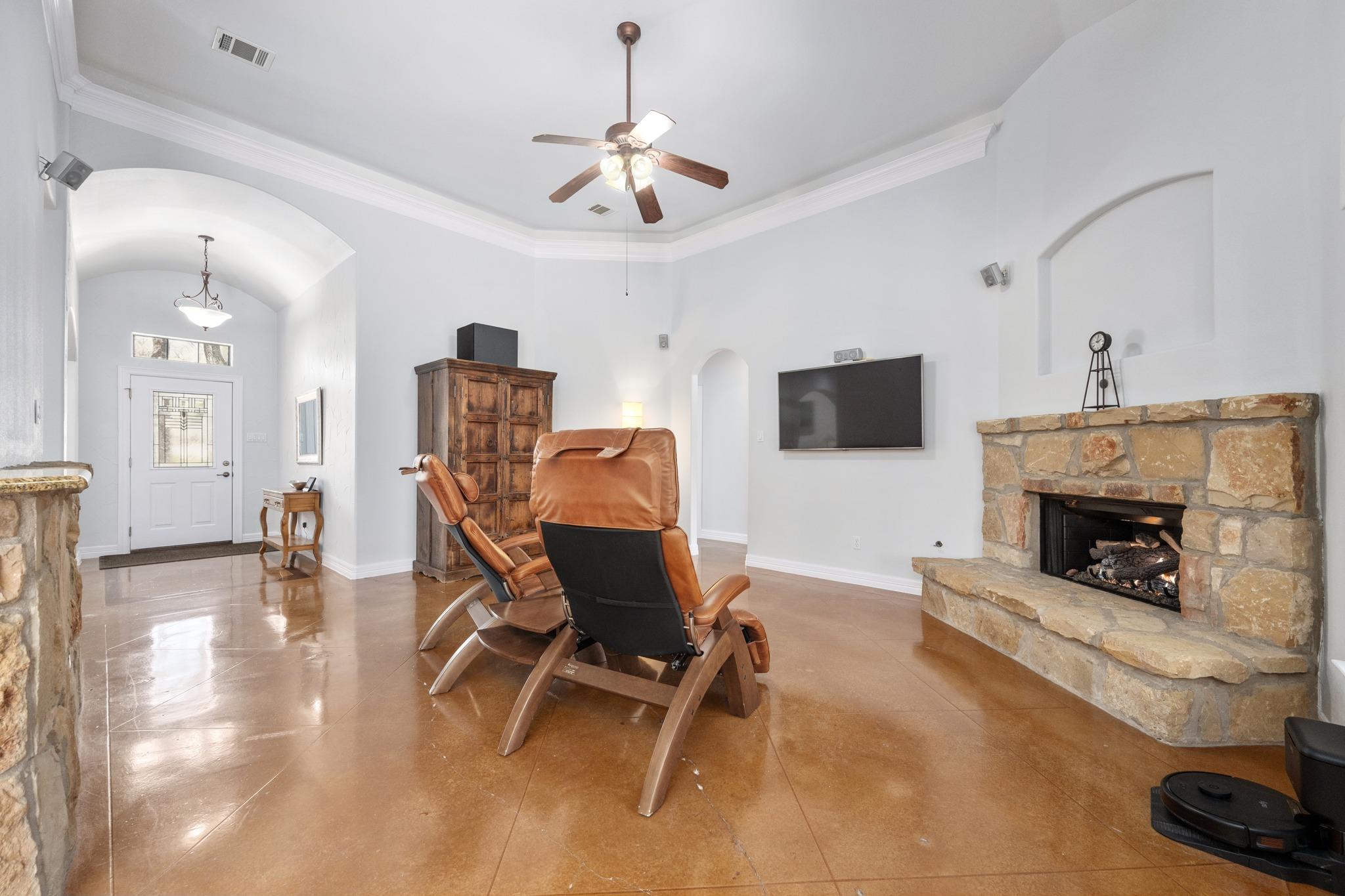 531 Leanna Oak Loop, Manchaca, TX 78652