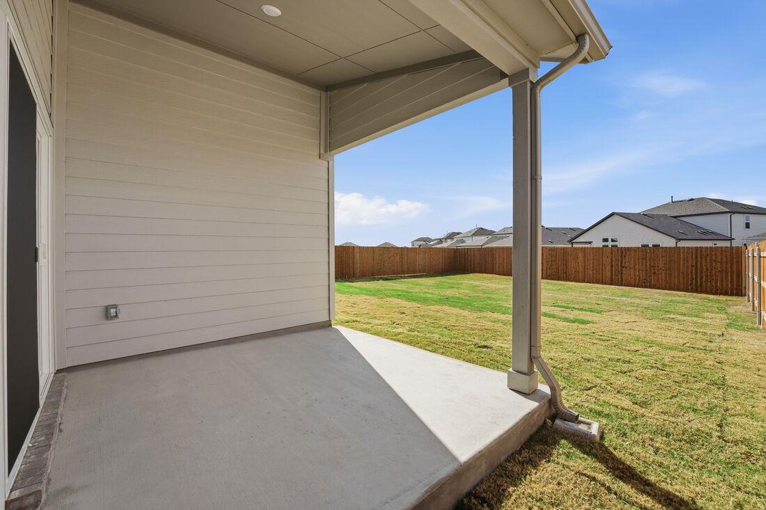 102 Childress St, Hutto, TX 78634