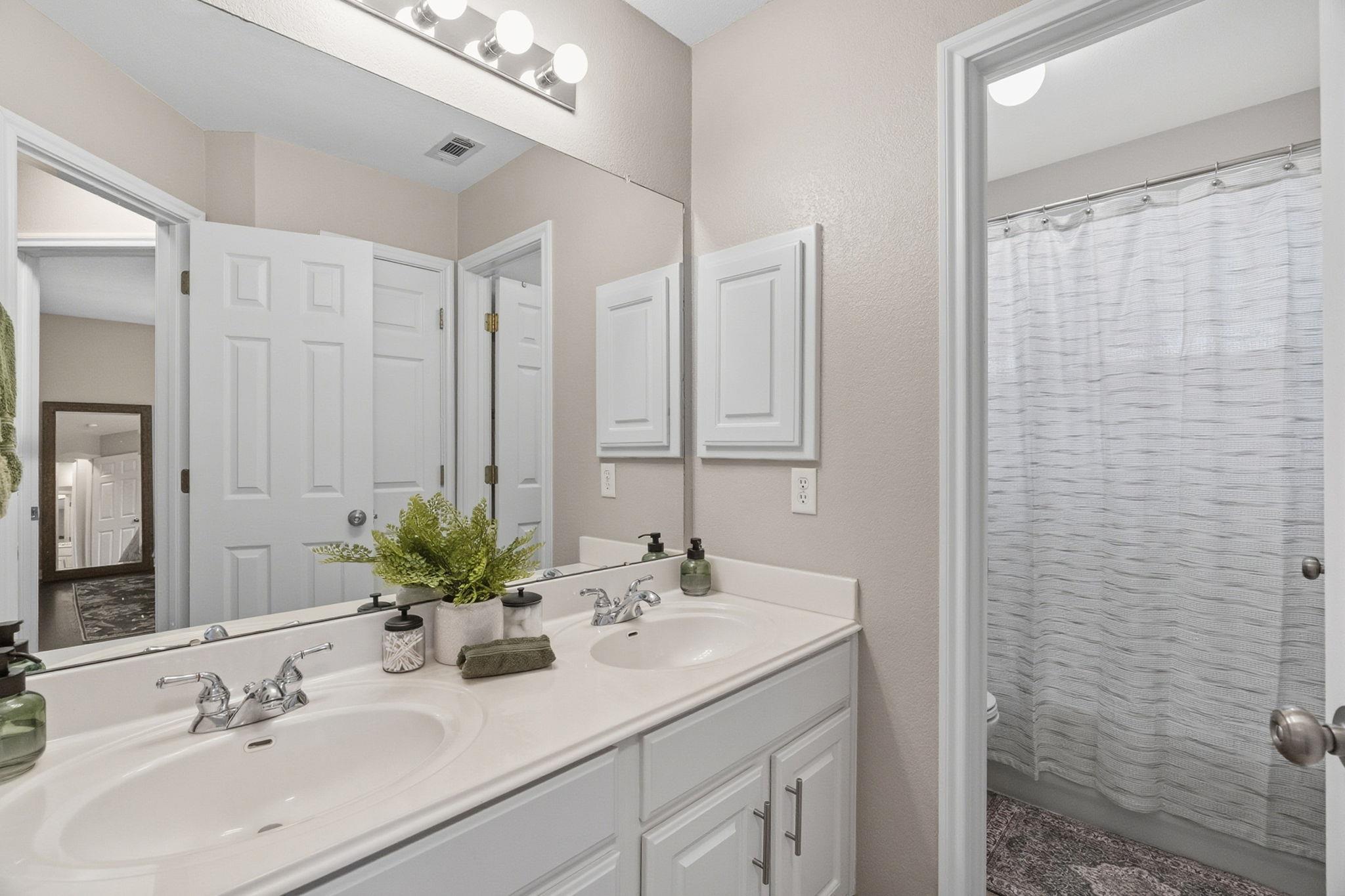 13208 Calf Roping Trl, Austin, TX 78727