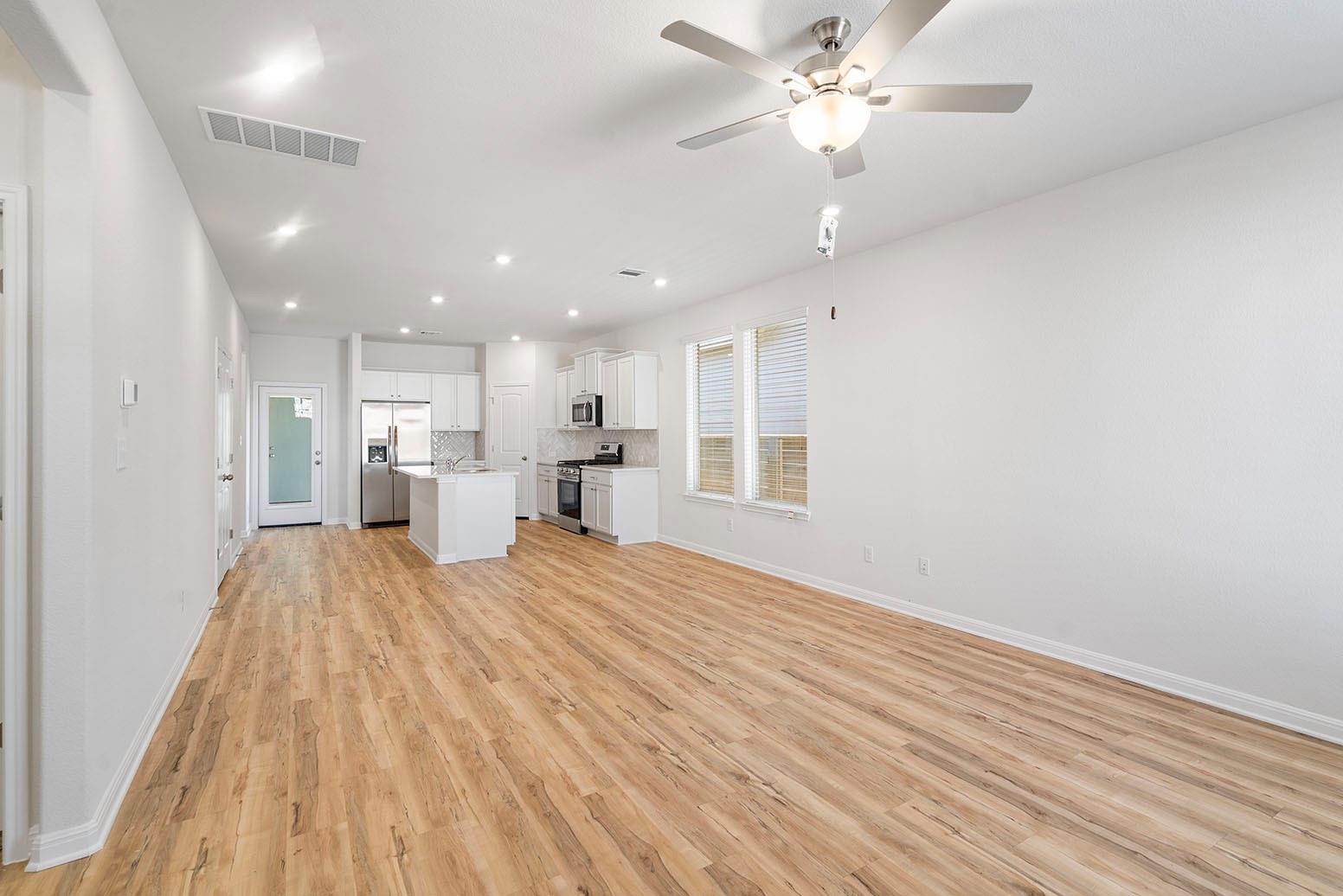 185 Weaver Ln, Bastrop, TX 78602