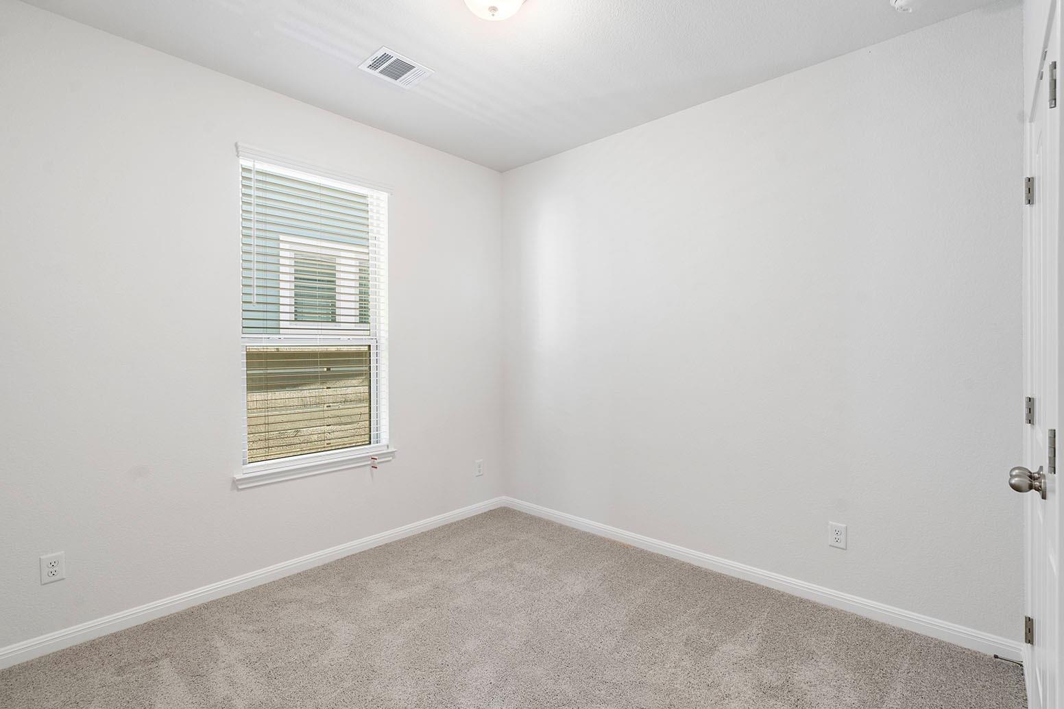 185 Weaver Ln, Bastrop, TX 78602