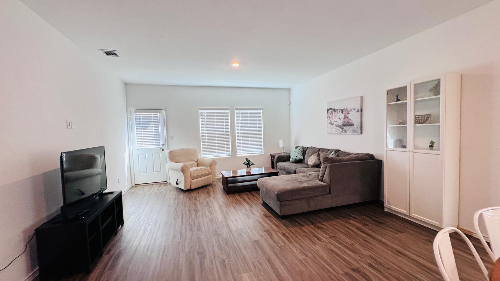 229 George Neggan Ln, Bastrop, TX 78602