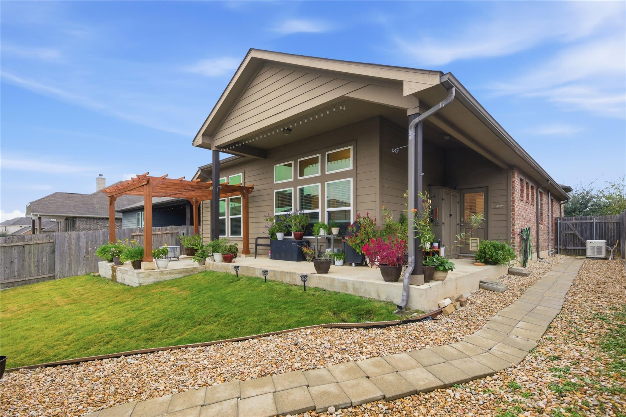 147 Brazil Dr, Buda, TX 78610