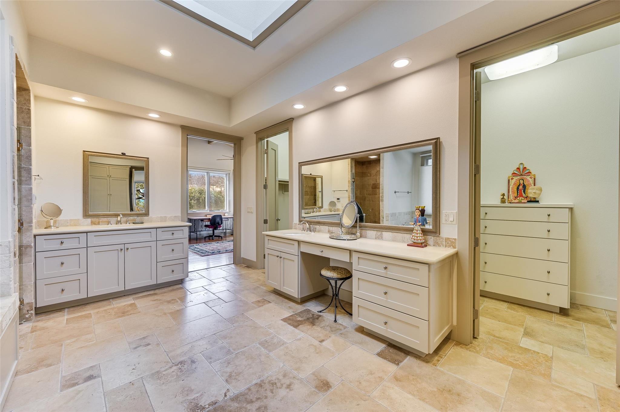 27107 Waterfall Hill Pkwy, Spicewood, TX 78669