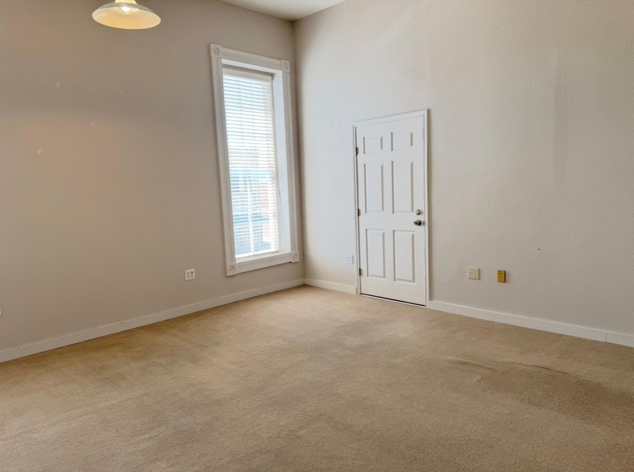 2 Depot Sq # D, Elgin, TX 78621