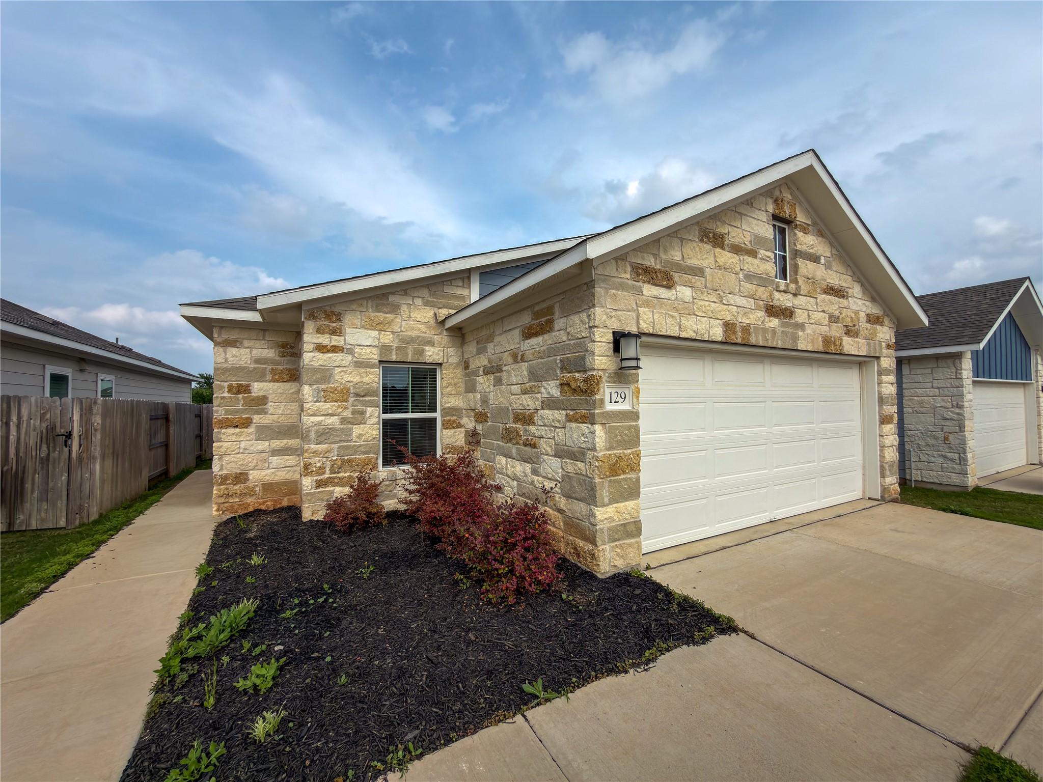 129 Tall Grass Dr, Georgetown, TX 78628