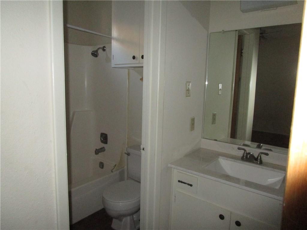 621 W 37th St # 105, Austin, TX 78705